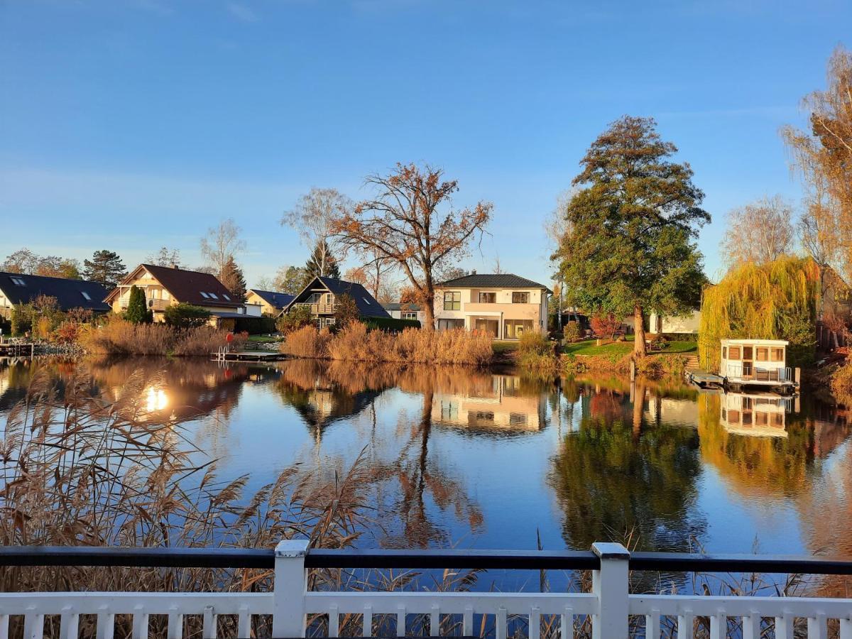 Ferienhaus Mit Wasserterrasse - Mit Sauna Und Kamin - Inklusive Nebenkosten ヴェンディッシュ・リーツ エクステリア 写真